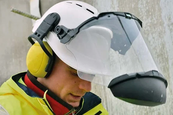 Cascos y Pantallas Cascos de Protección y Pantallas